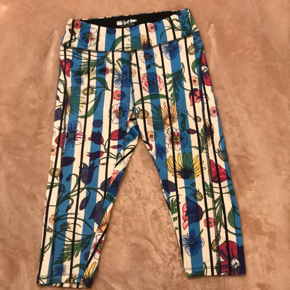 Capri workout pants-medium